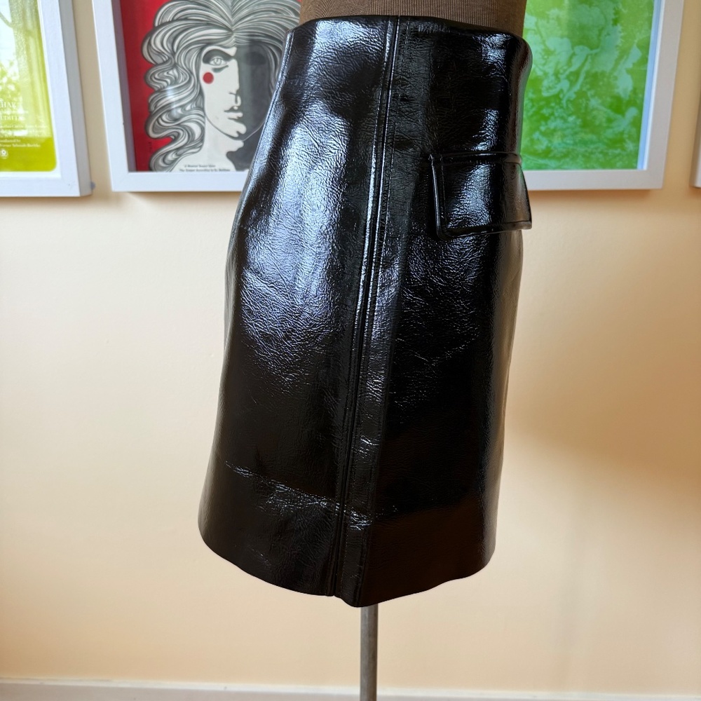 Super Hot Retro style patent mini skirt in high-gloss black - Picture 3 of 9
